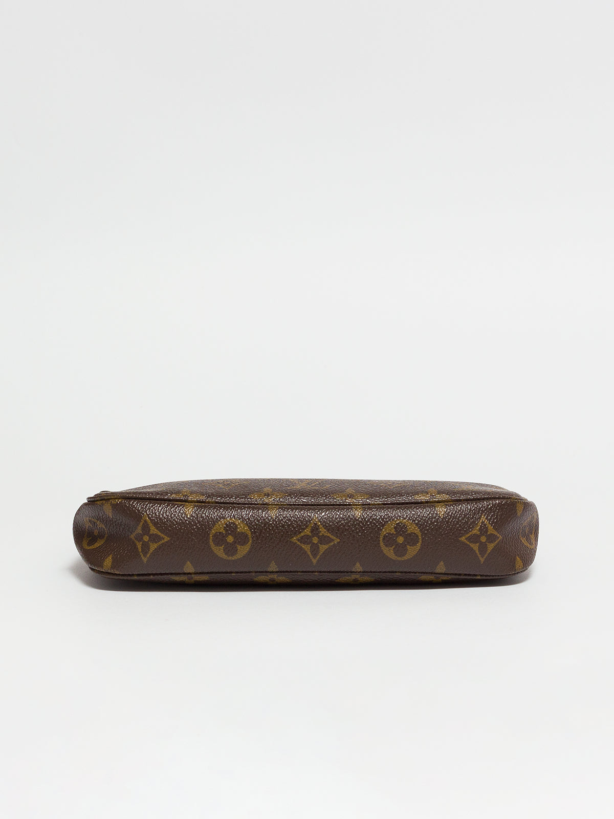 LOUIS VUITTON Pochette