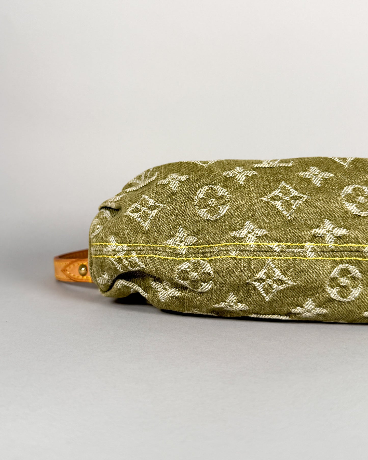 LOUIS VUITTON Pleaty