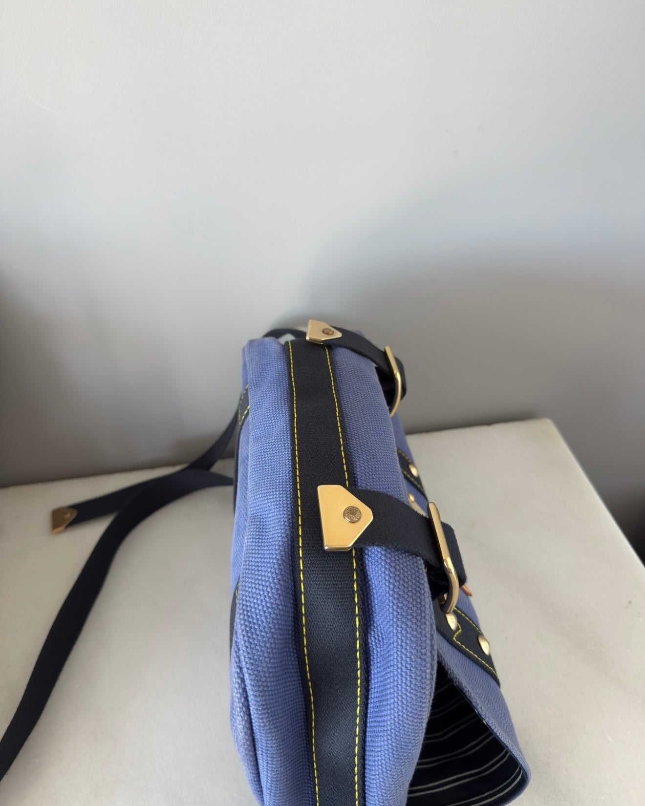 LOUIS VUITTON Besace PM