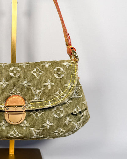 LOUIS VUITTON Pleaty