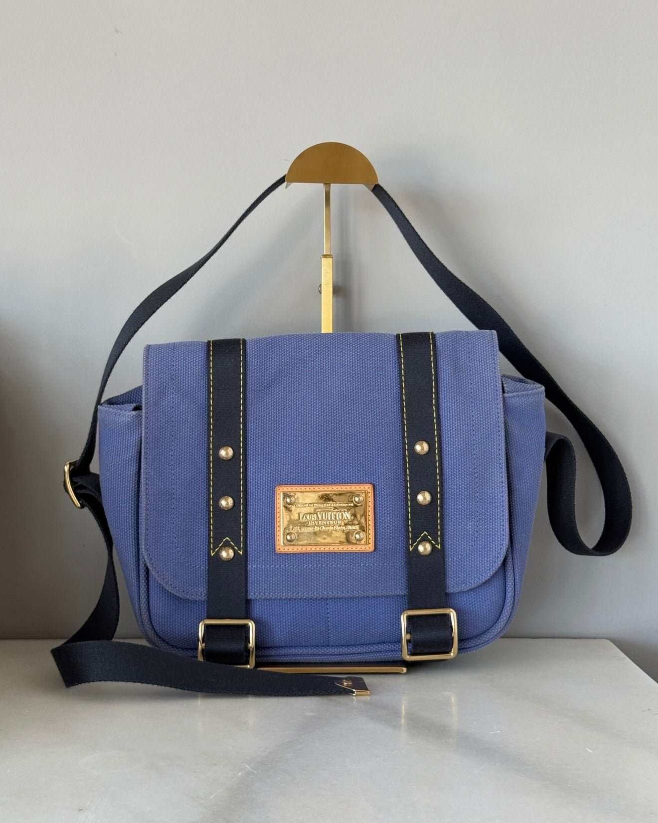 LOUIS VUITTON Besace PM