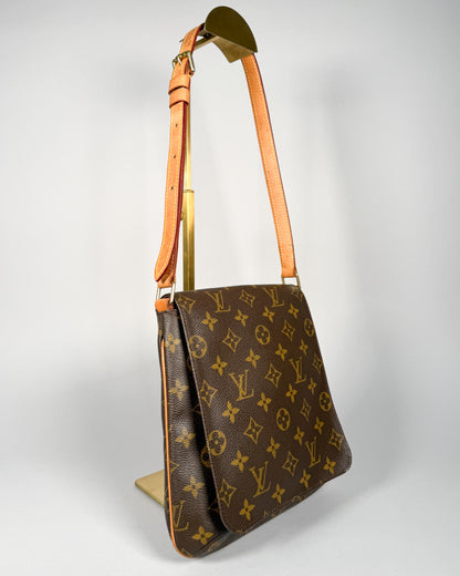 LOUIS VUITTON Musette