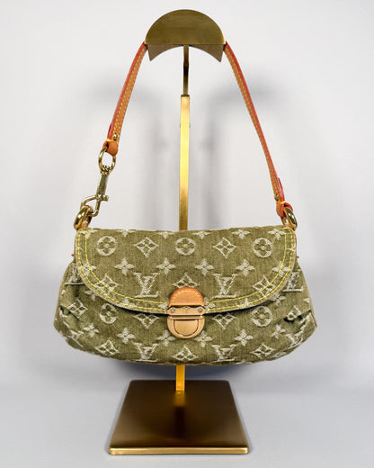 LOUIS VUITTON Pleaty