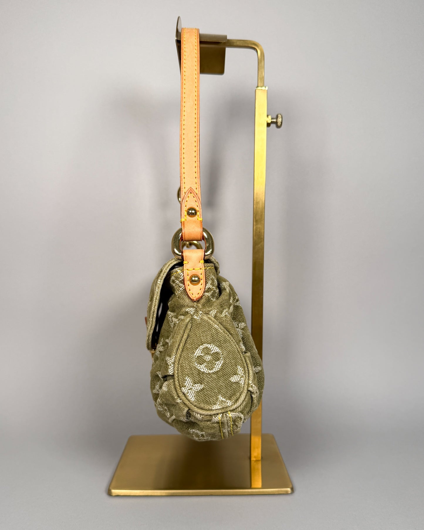 LOUIS VUITTON Pleaty