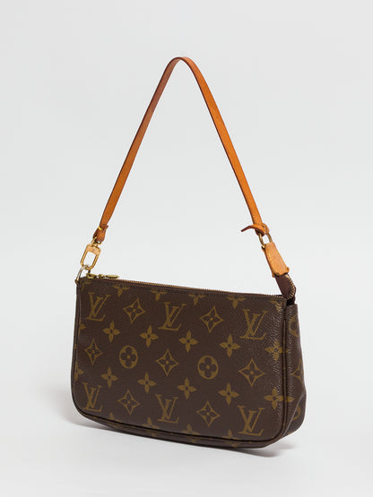 LOUIS VUITTON Pochette