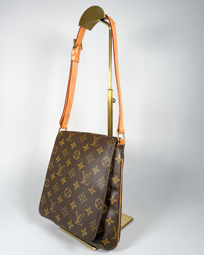 LOUIS VUITTON Musette