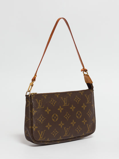 LOUIS VUITTON Pochette