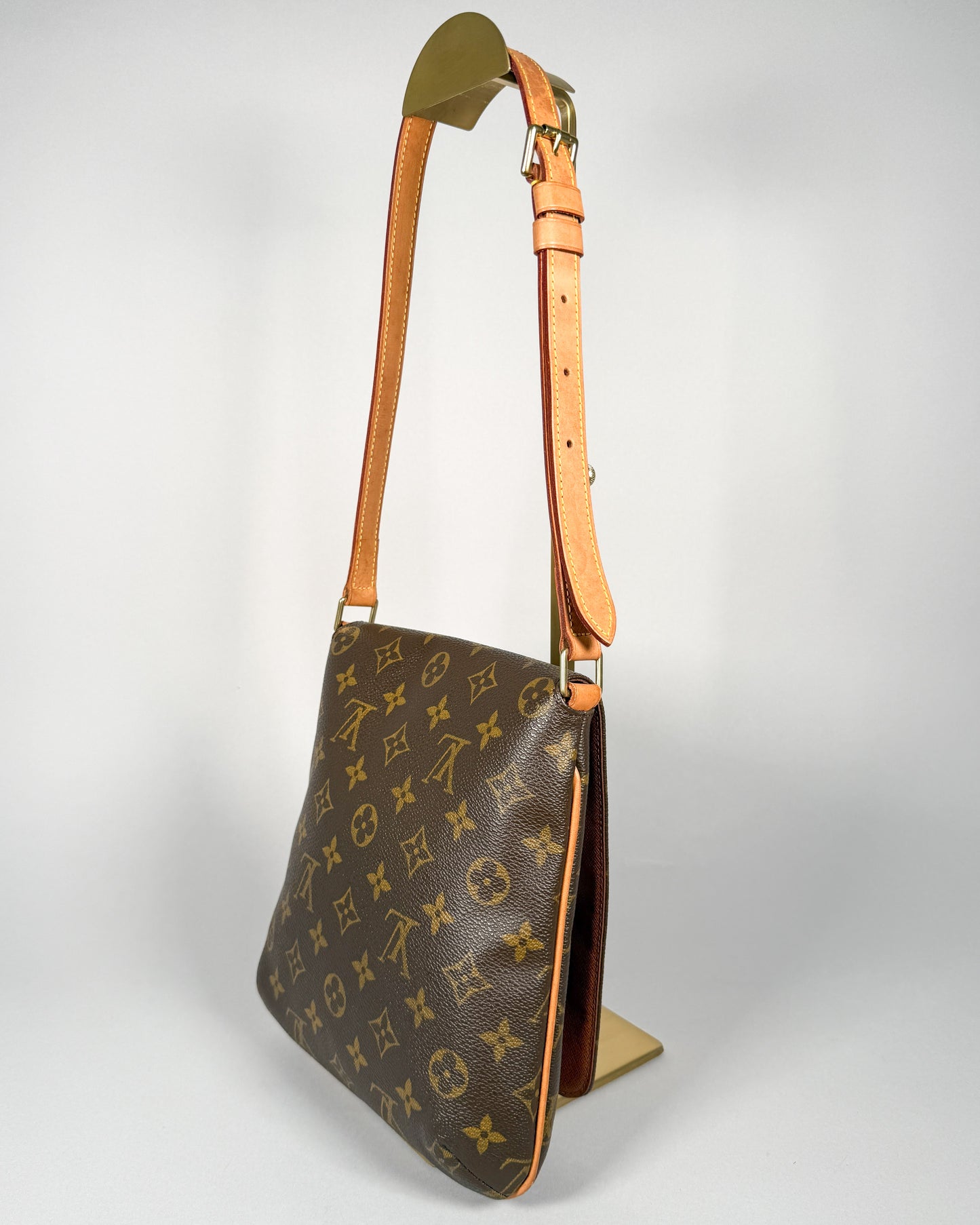 LOUIS VUITTON Musette