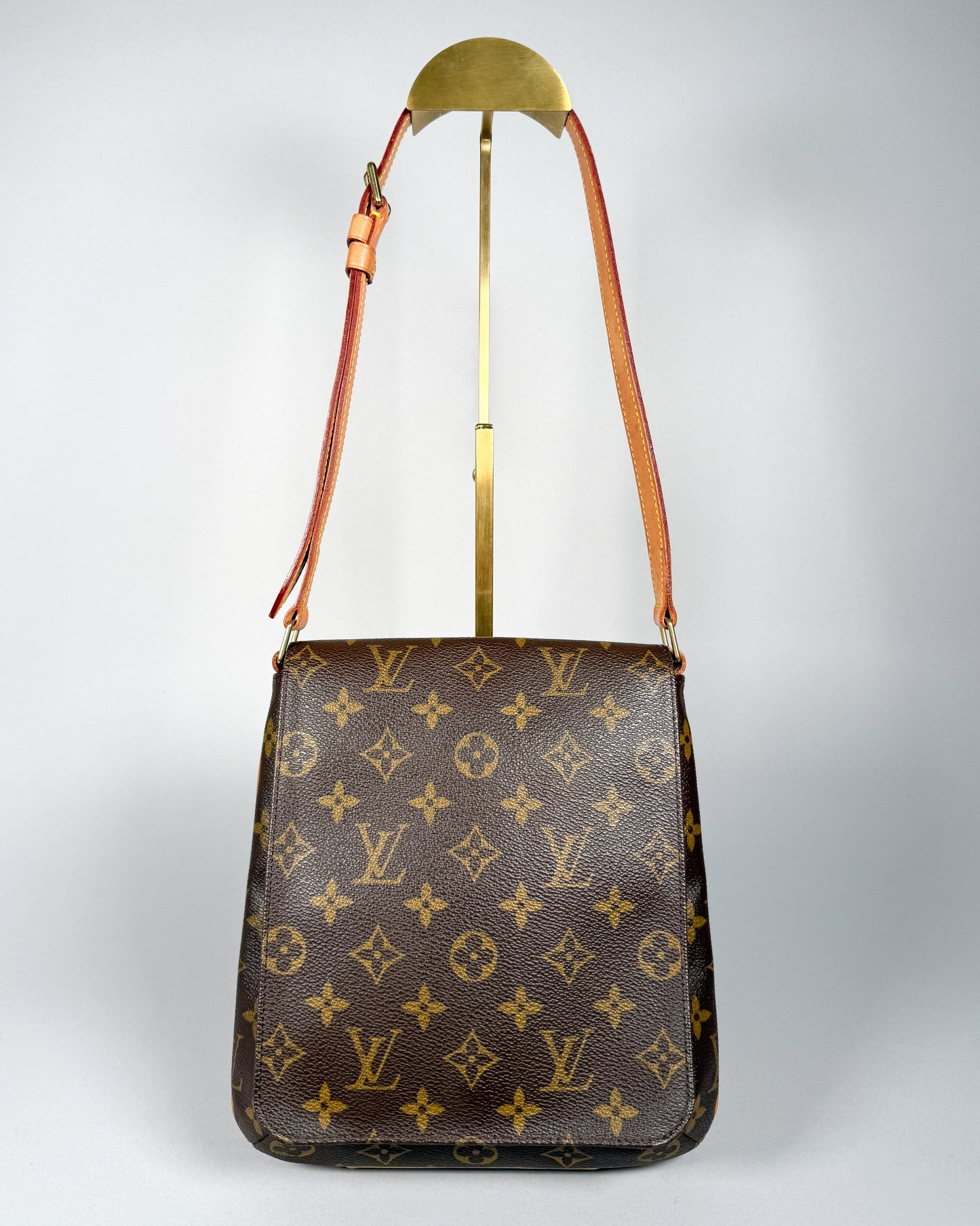 LOUIS VUITTON Musette