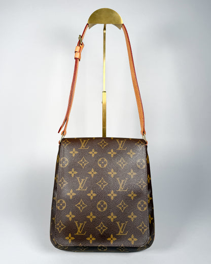 LOUIS VUITTON Musette