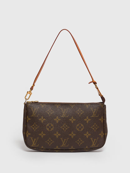 LOUIS VUITTON Pochette