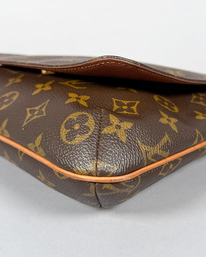 LOUIS VUITTON Musette