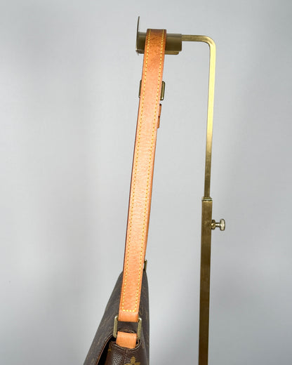 LOUIS VUITTON Musette