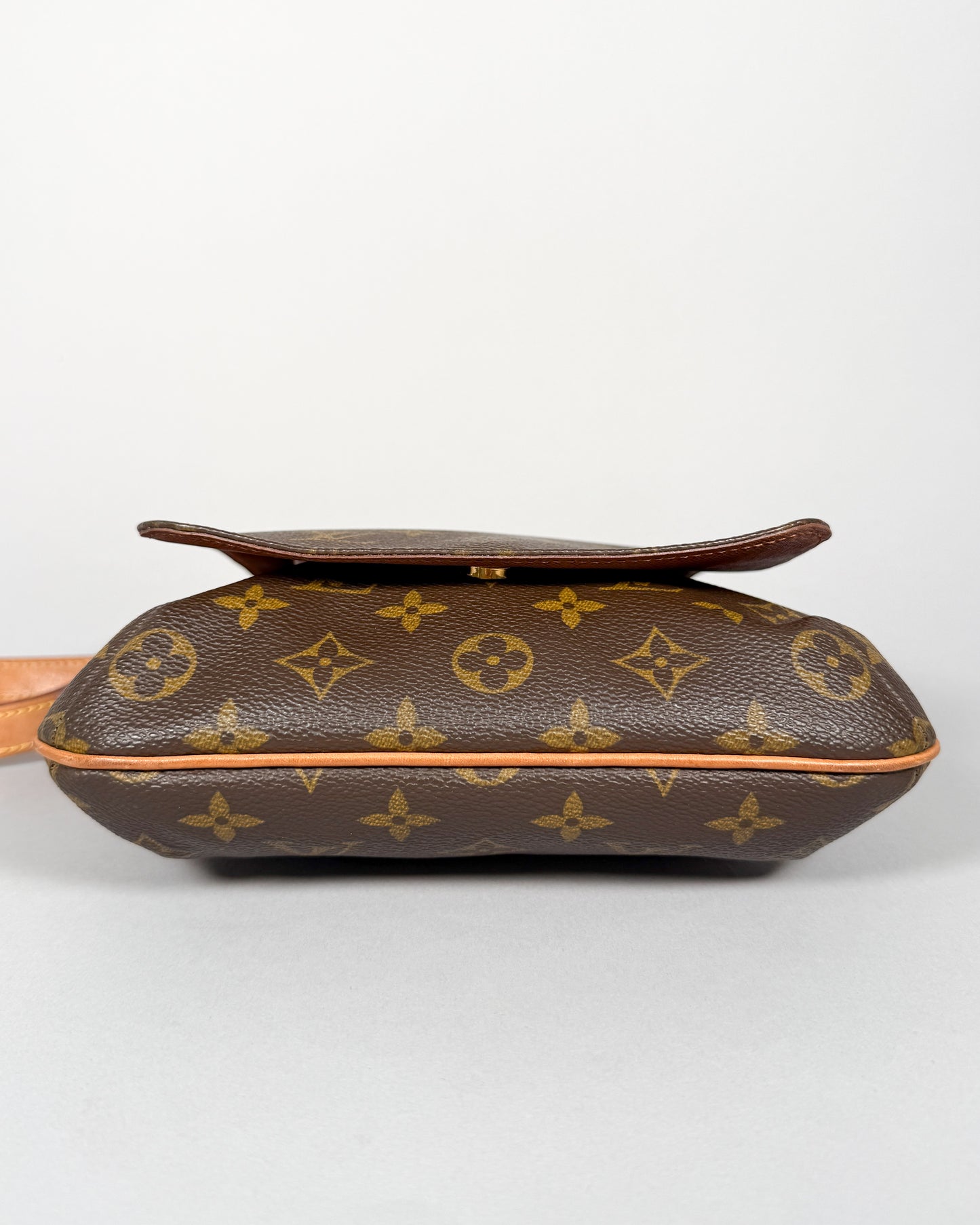LOUIS VUITTON Musette