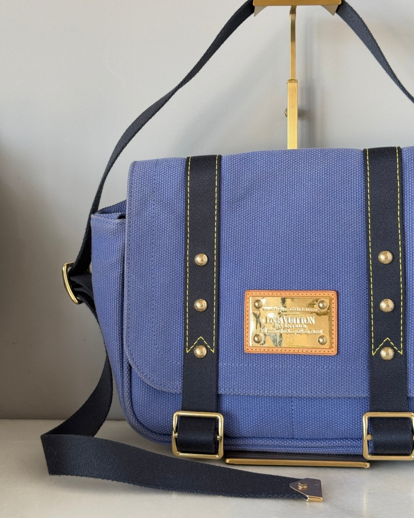 LOUIS VUITTON Besace PM